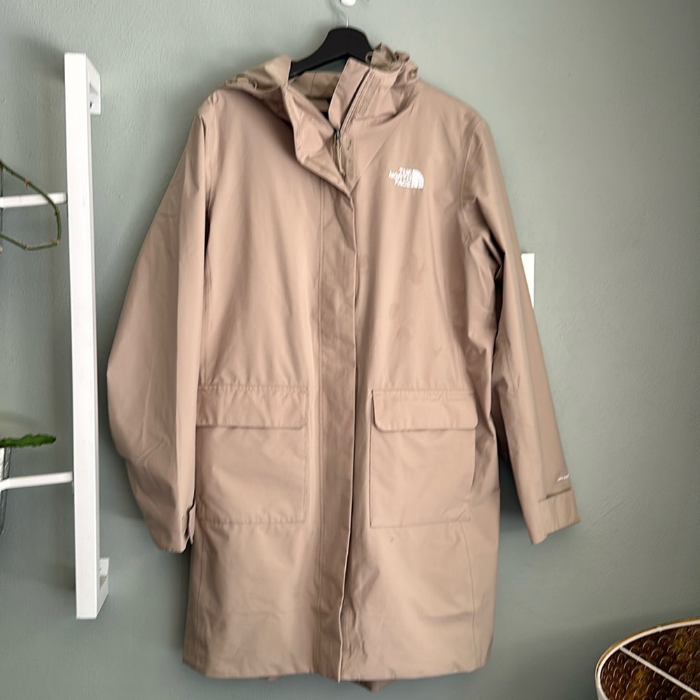 The North Face City Breeze II rain parka, large, kelp tan